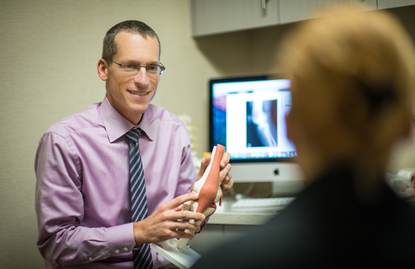 Dr. Lindholm demonstrates north jersey orthopedics